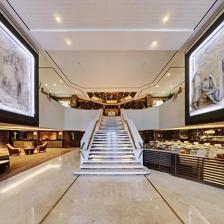 Sheraton Brussels Airport Szálloda 4*