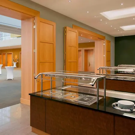 Sheraton Brussels Airport Szálloda 4*