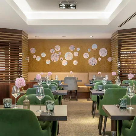 Sheraton Brussels Airport Szálloda 4*