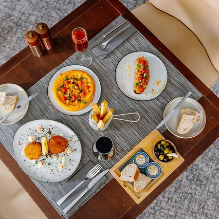 Sheraton Brussels Airport 4*