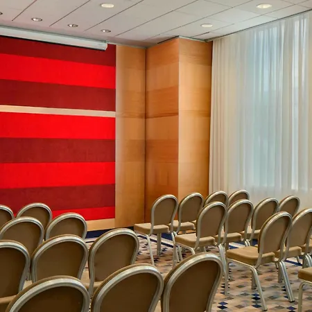 Sheraton Brussels Airport מלון
